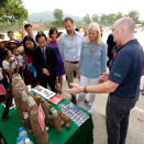 The Crown Prince and Crown Princess were given a presentation on the important work of clearing landmines by Norwegian People’s Aid. Photo: Lise Åserud, NTB scanpix